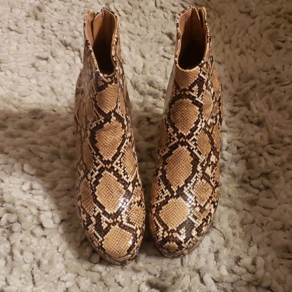 Ankle boots